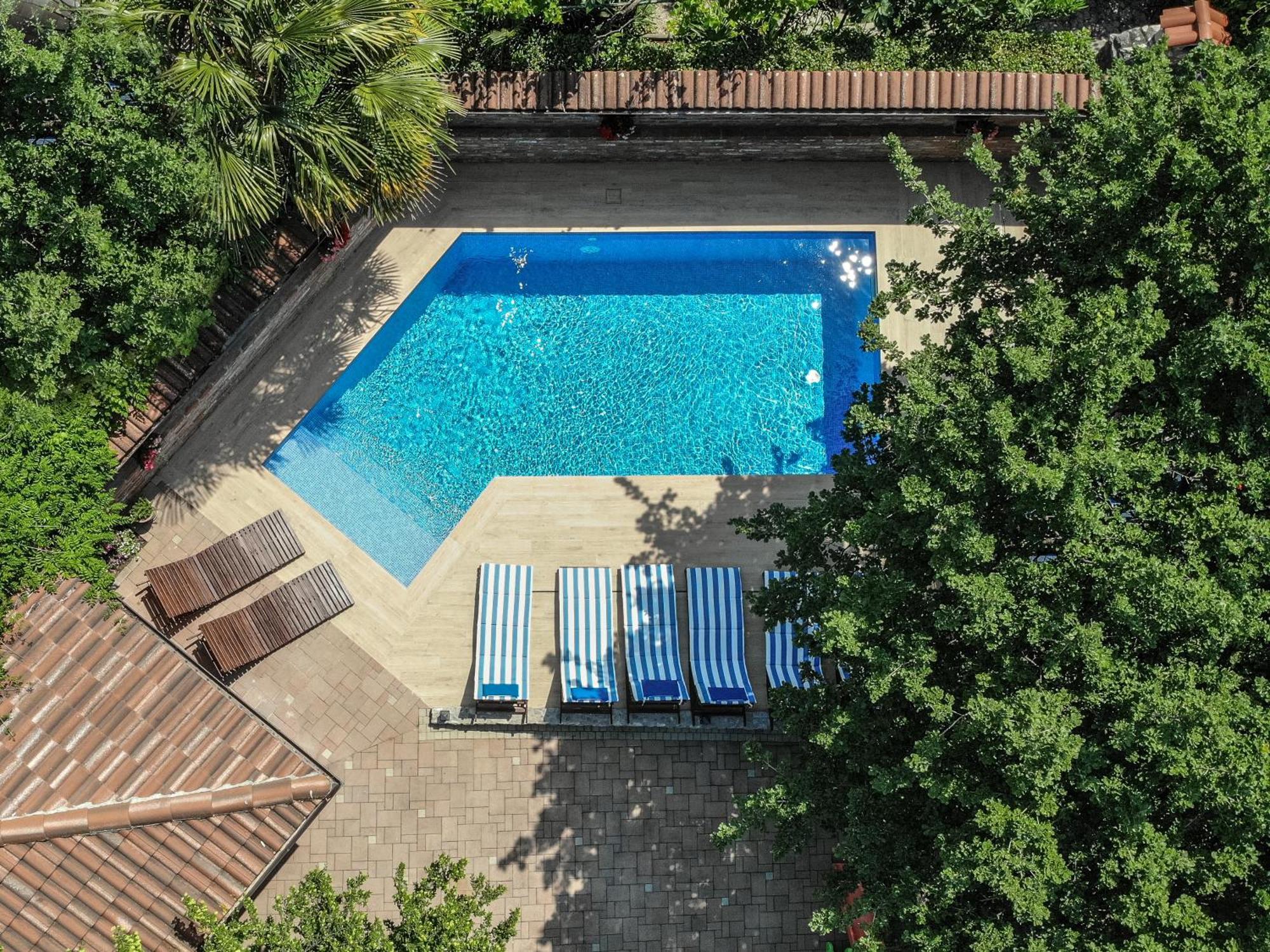 Villa Amalia Apartments Malinska Exterior foto